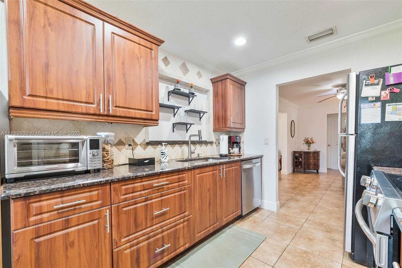 Small Image of 9021 NORTH WEST 13TH ST, Plantation Number 17