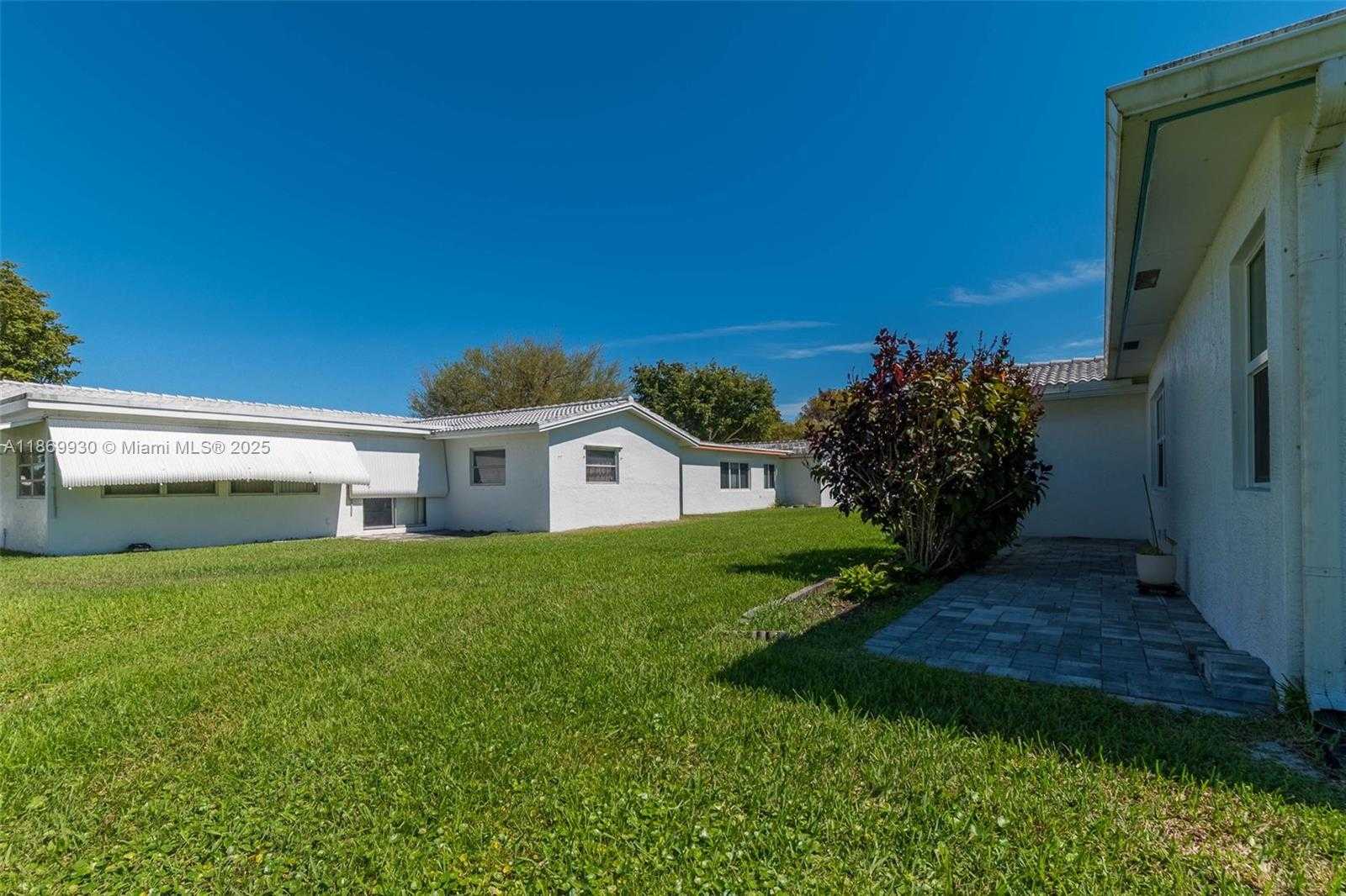 Small Image of 9021 NORTH WEST 13TH ST, Plantation Number 21