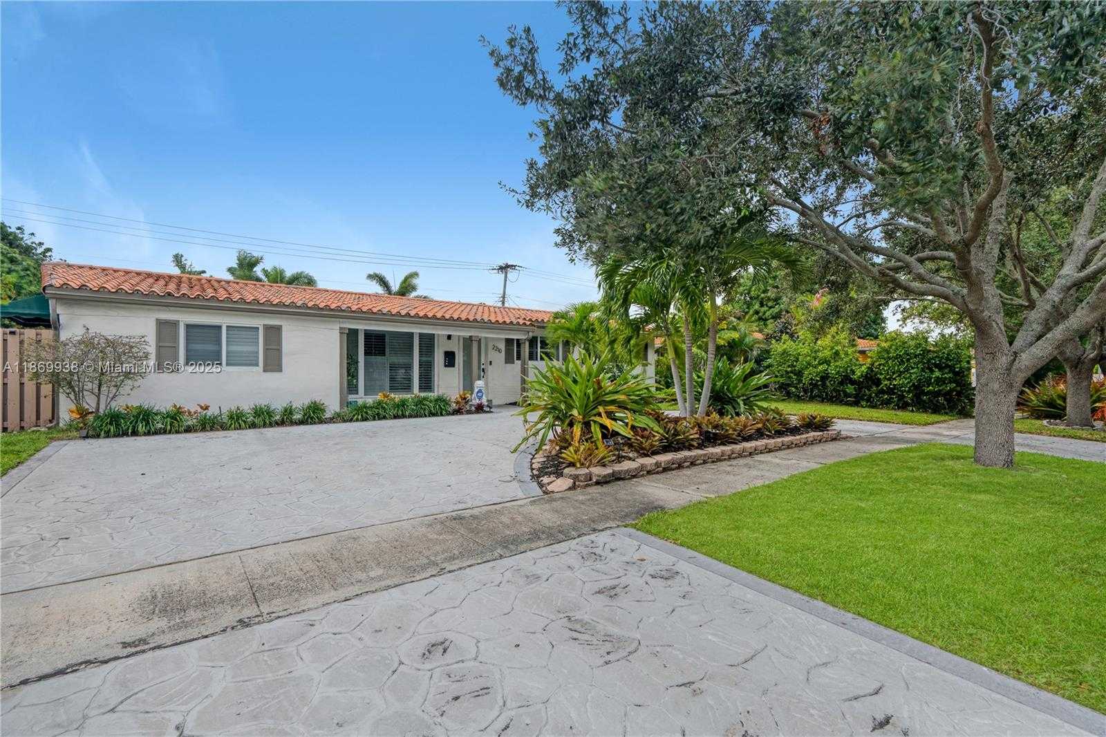 Small Image of 2210 NORTH EAST 62ND ST, Fort Lauderdale Number 2