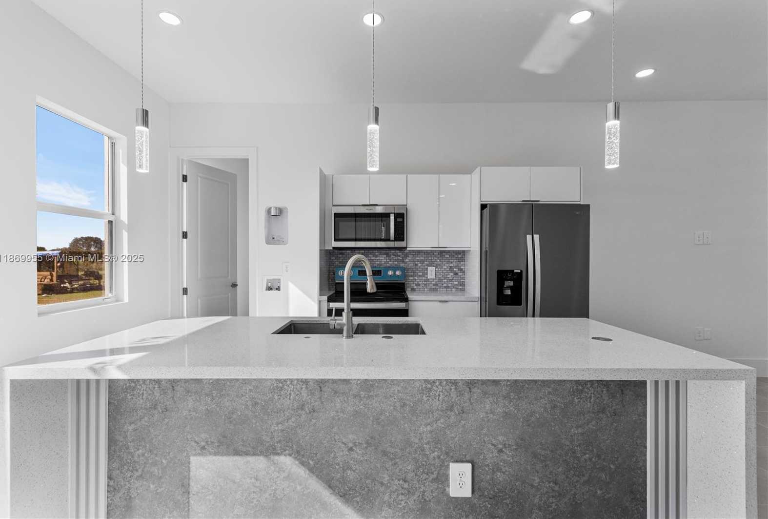 Small Image of 616 PARKDALE BLVD, Lehigh Acres Number 16