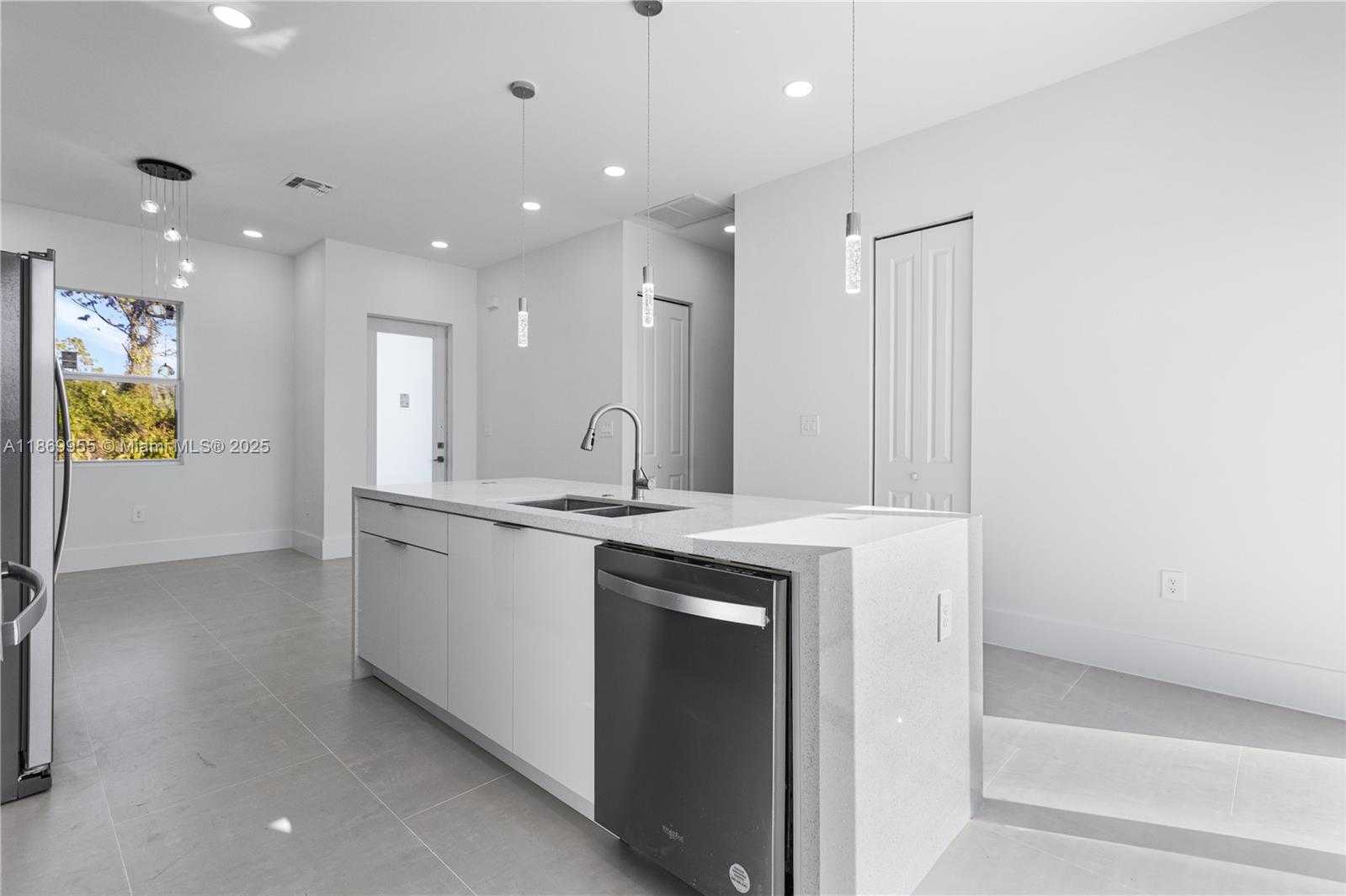 Small Image of 616 PARKDALE BLVD, Lehigh Acres Number 18