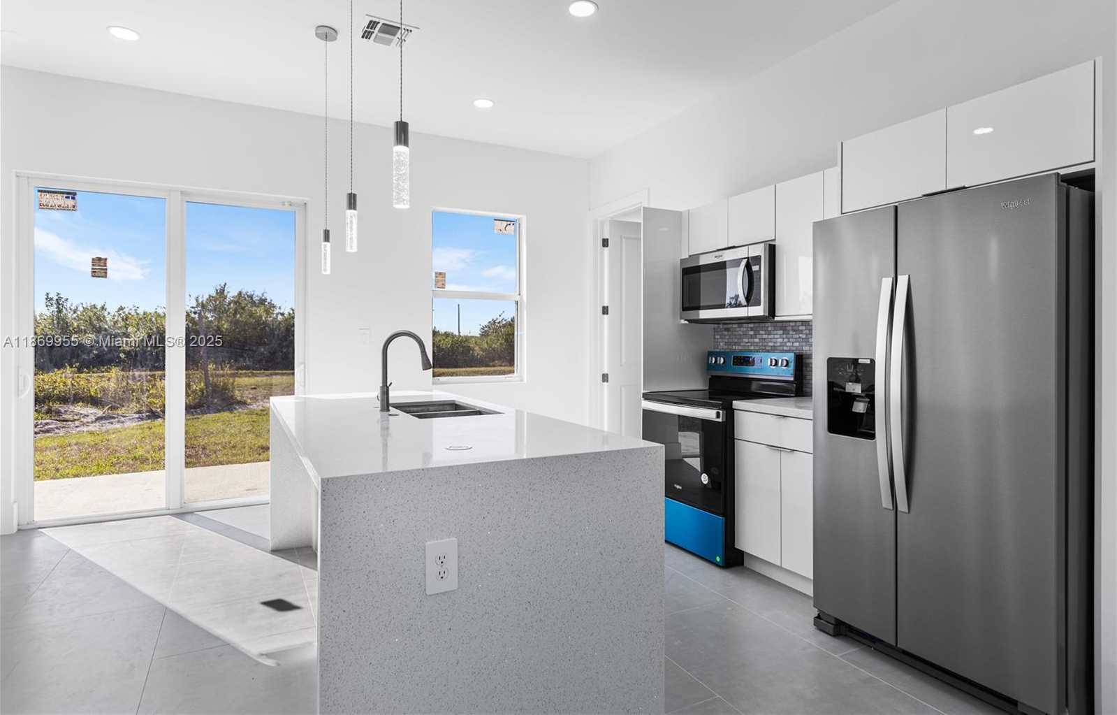 Small Image of 616 PARKDALE BLVD, Lehigh Acres Number 2