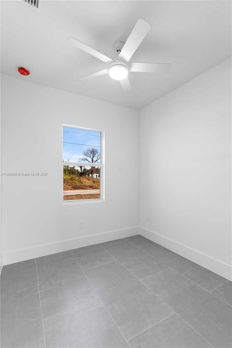 Small Image of 616 PARKDALE BLVD, Lehigh Acres Number 4