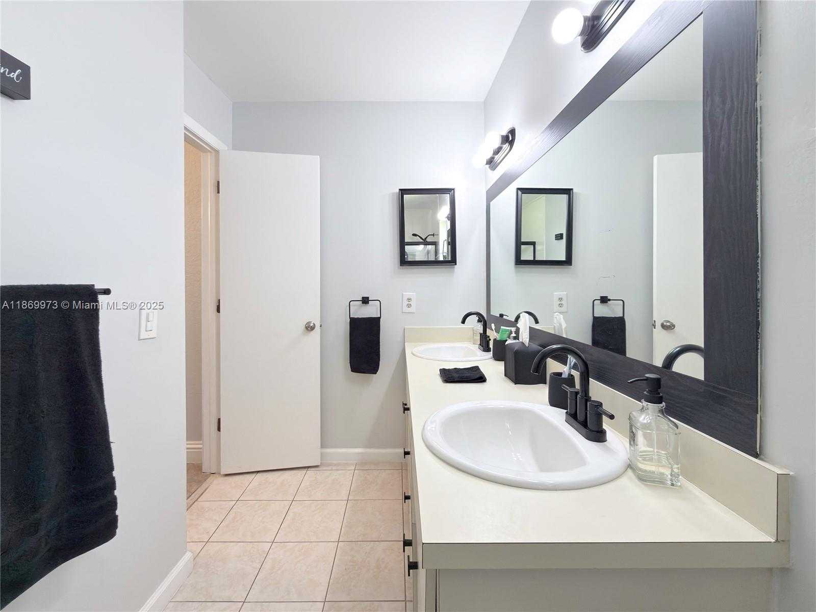Small Image of 27700 SOUTH WEST 164TH CT, Homestead Number 33