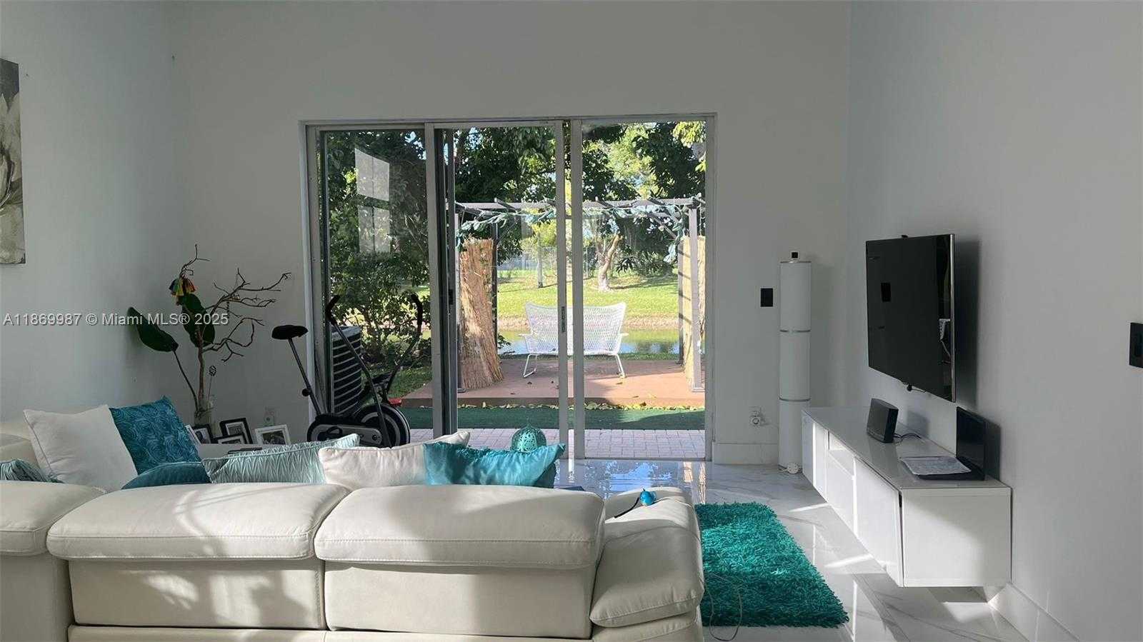 Small Image of 19353 SOUTH WEST 60TH CT, Pembroke Pines Number 9