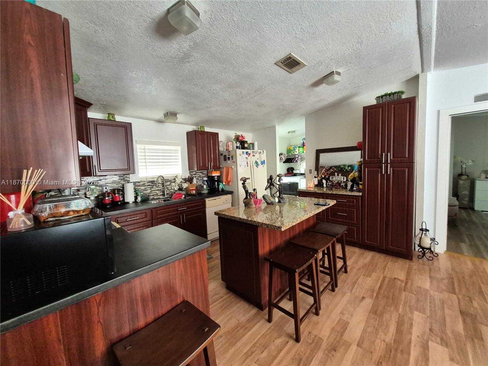Small Image of 220 NORTH EAST 12TH AVE UNIT 157, Homestead Number 12