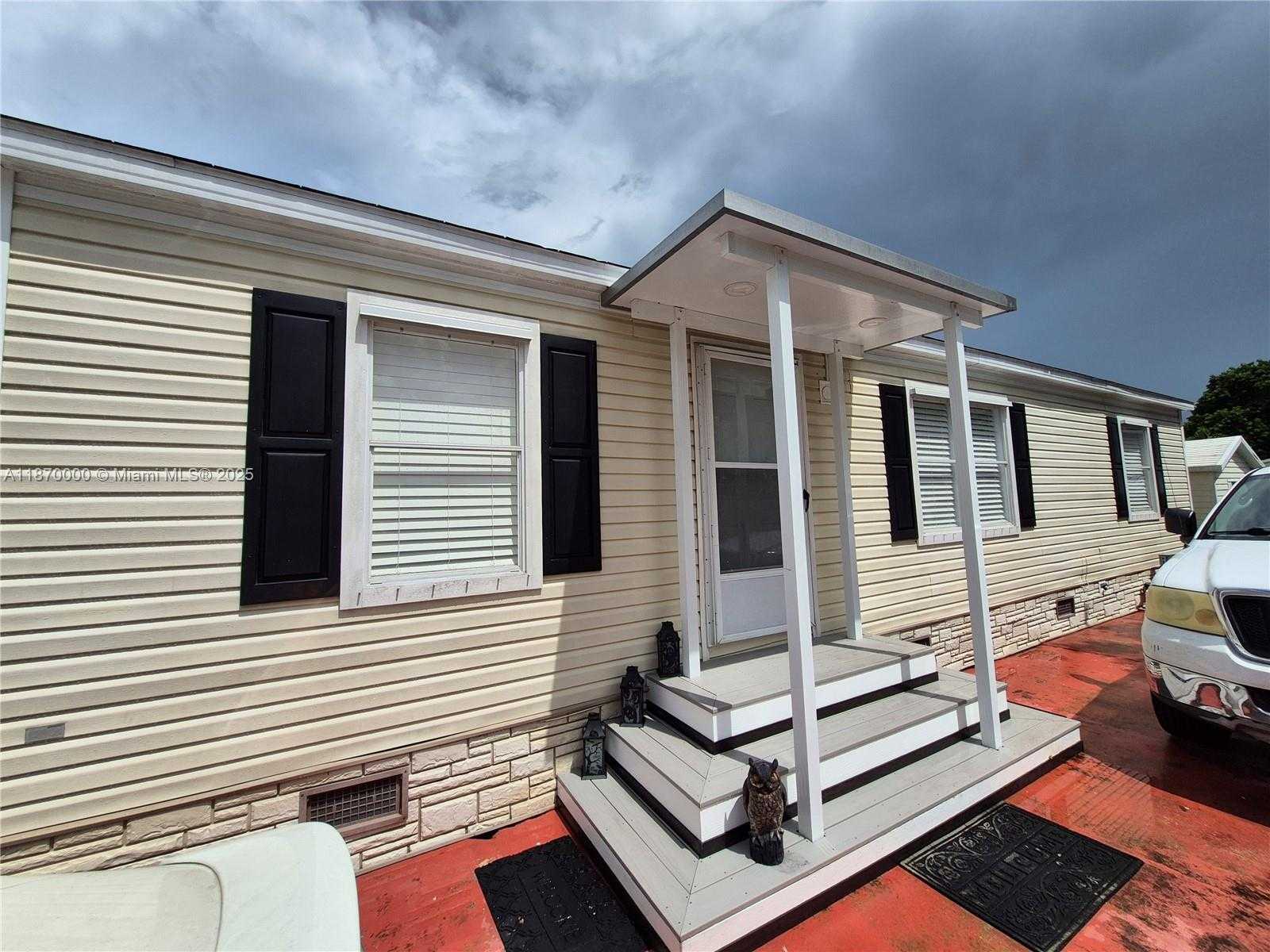 Small Image of 220 NORTH EAST 12TH AVE UNIT 157, Homestead Number 2