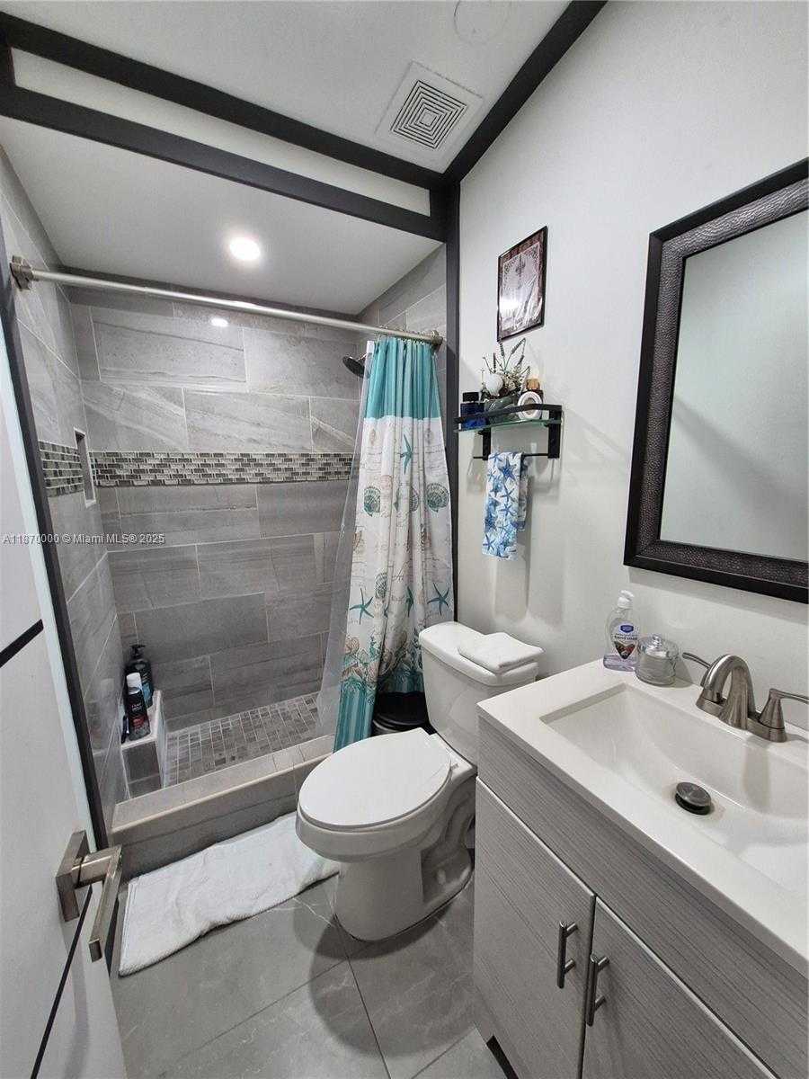 Small Image of 220 NORTH EAST 12TH AVE UNIT 157, Homestead Number 24