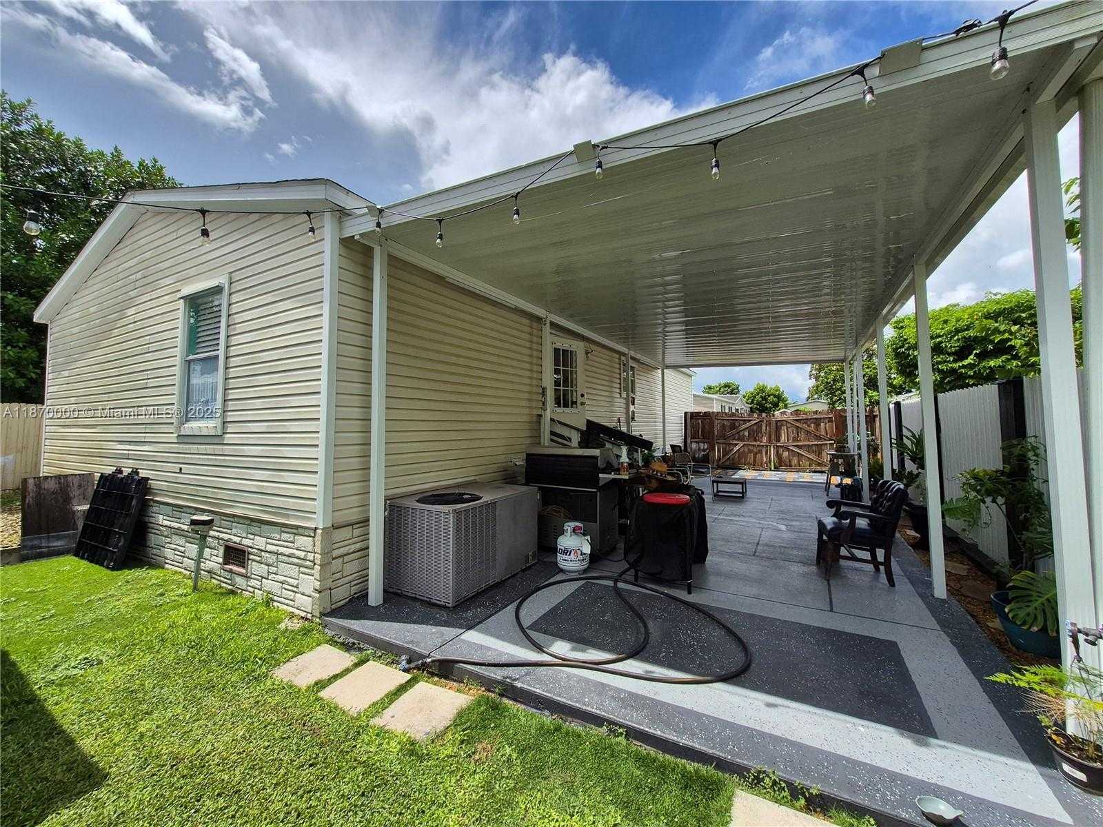 Small Image of 220 NORTH EAST 12TH AVE UNIT 157, Homestead Number 33