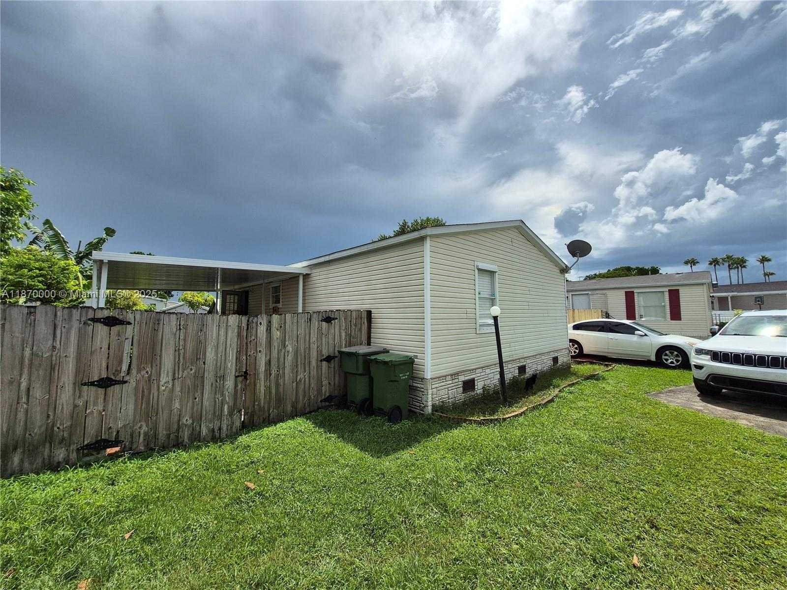 Small Image of 220 NORTH EAST 12TH AVE UNIT 157, Homestead Number 5