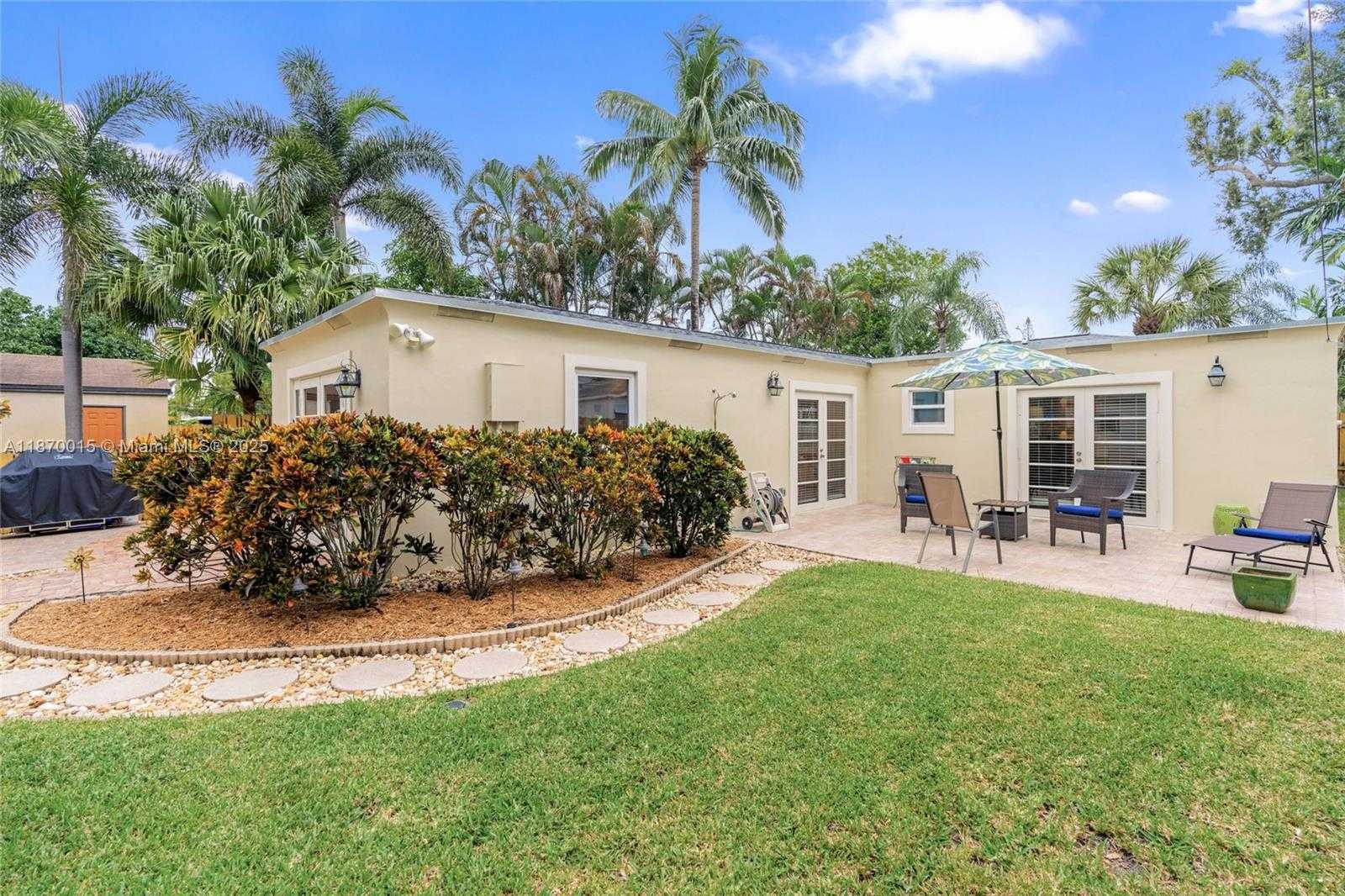 Small Image of 1328 SOUTH WEST 30TH ST, Fort Lauderdale Number 29