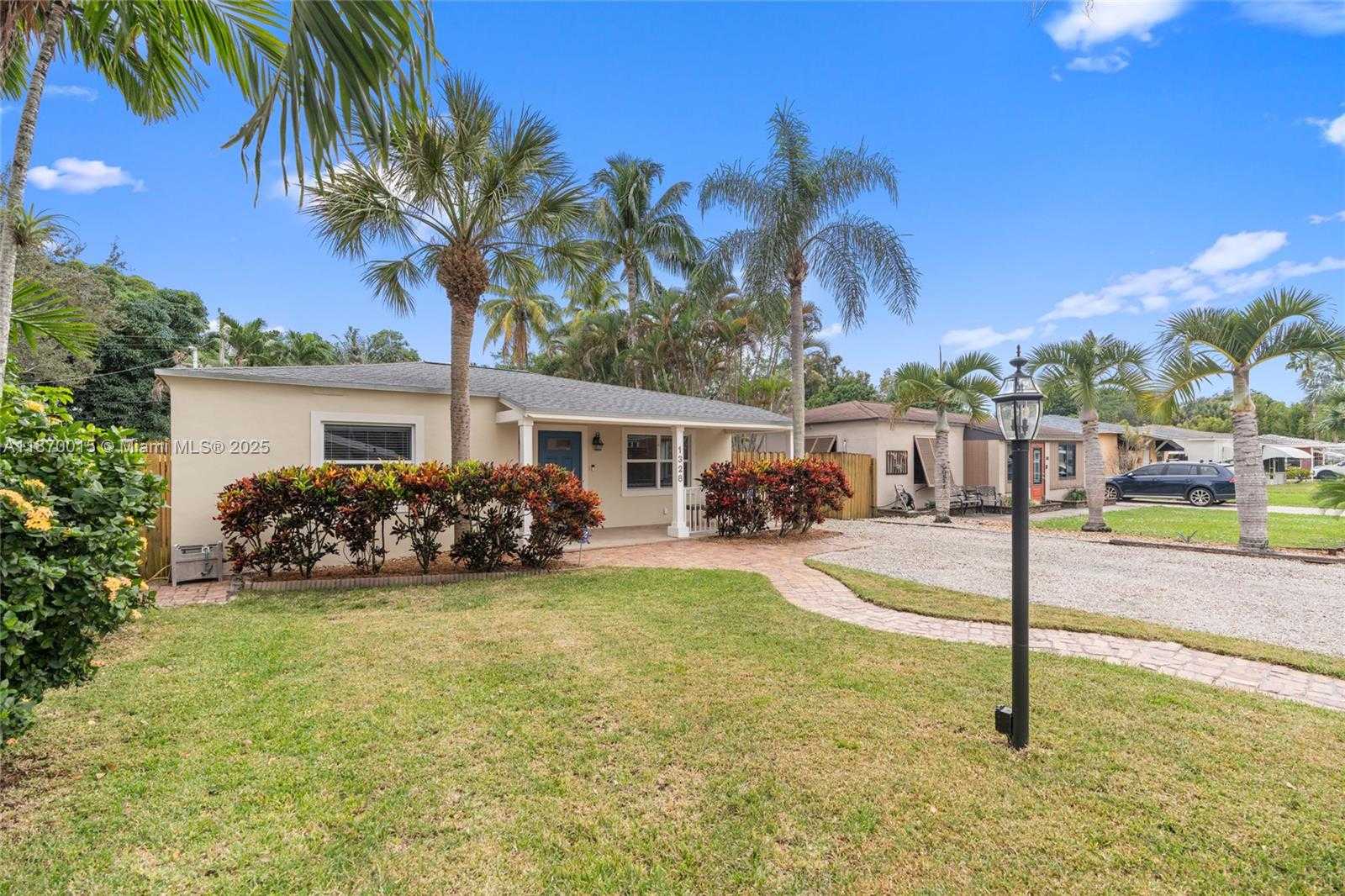 Small Image of 1328 SOUTH WEST 30TH ST, Fort Lauderdale Number 33