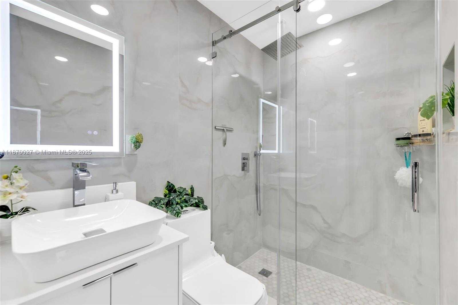 Small Image of 5129 EAST 8TH CT, Hialeah Number 12