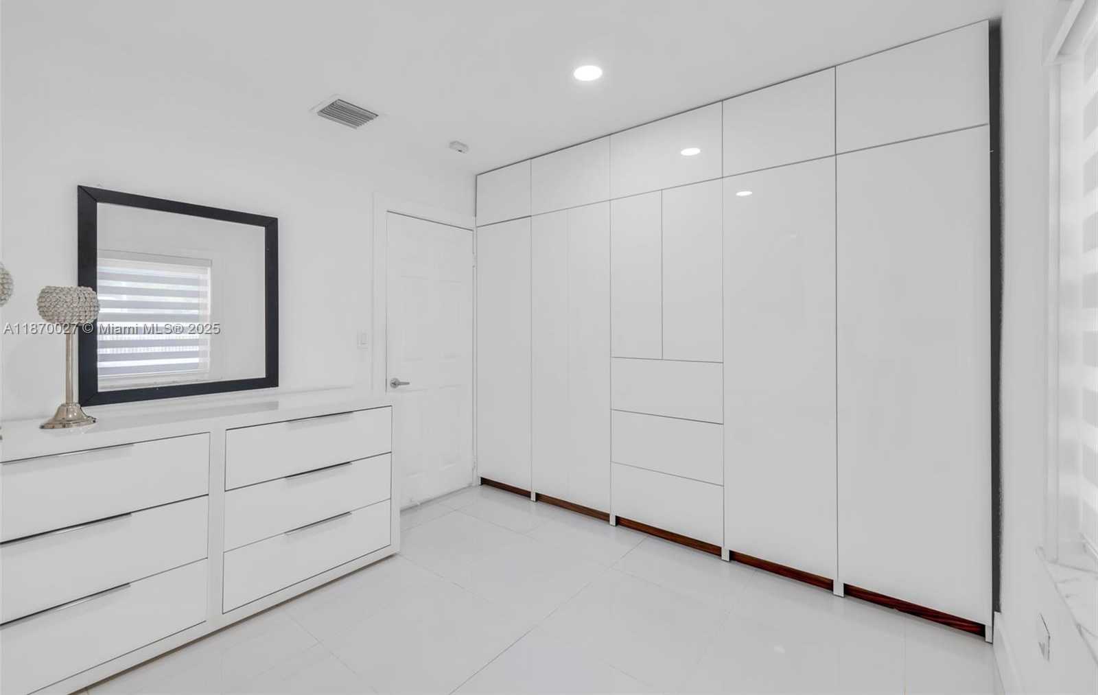 Small Image of 5129 EAST 8TH CT, Hialeah Number 15