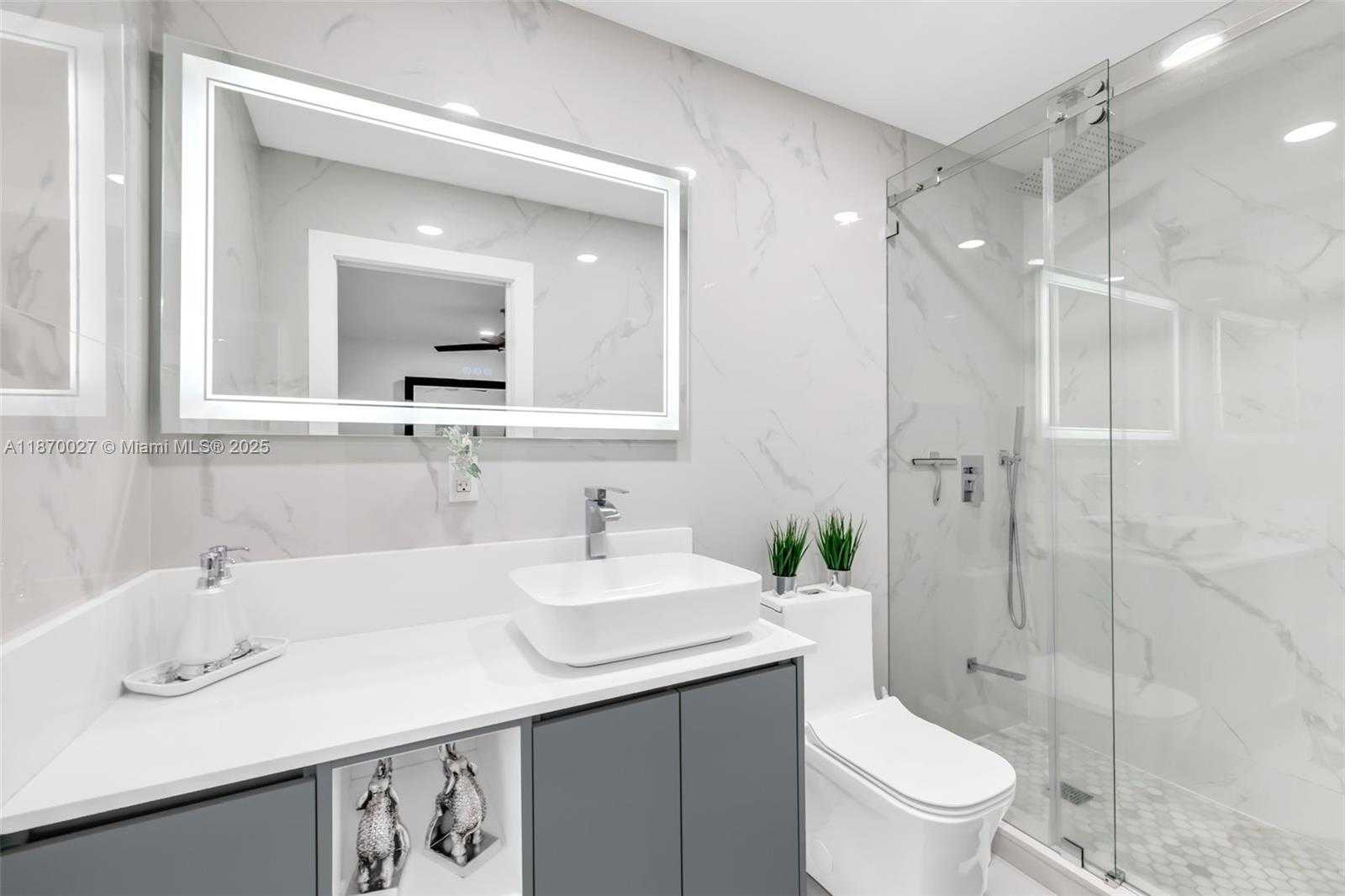 Small Image of 5129 EAST 8TH CT, Hialeah Number 20