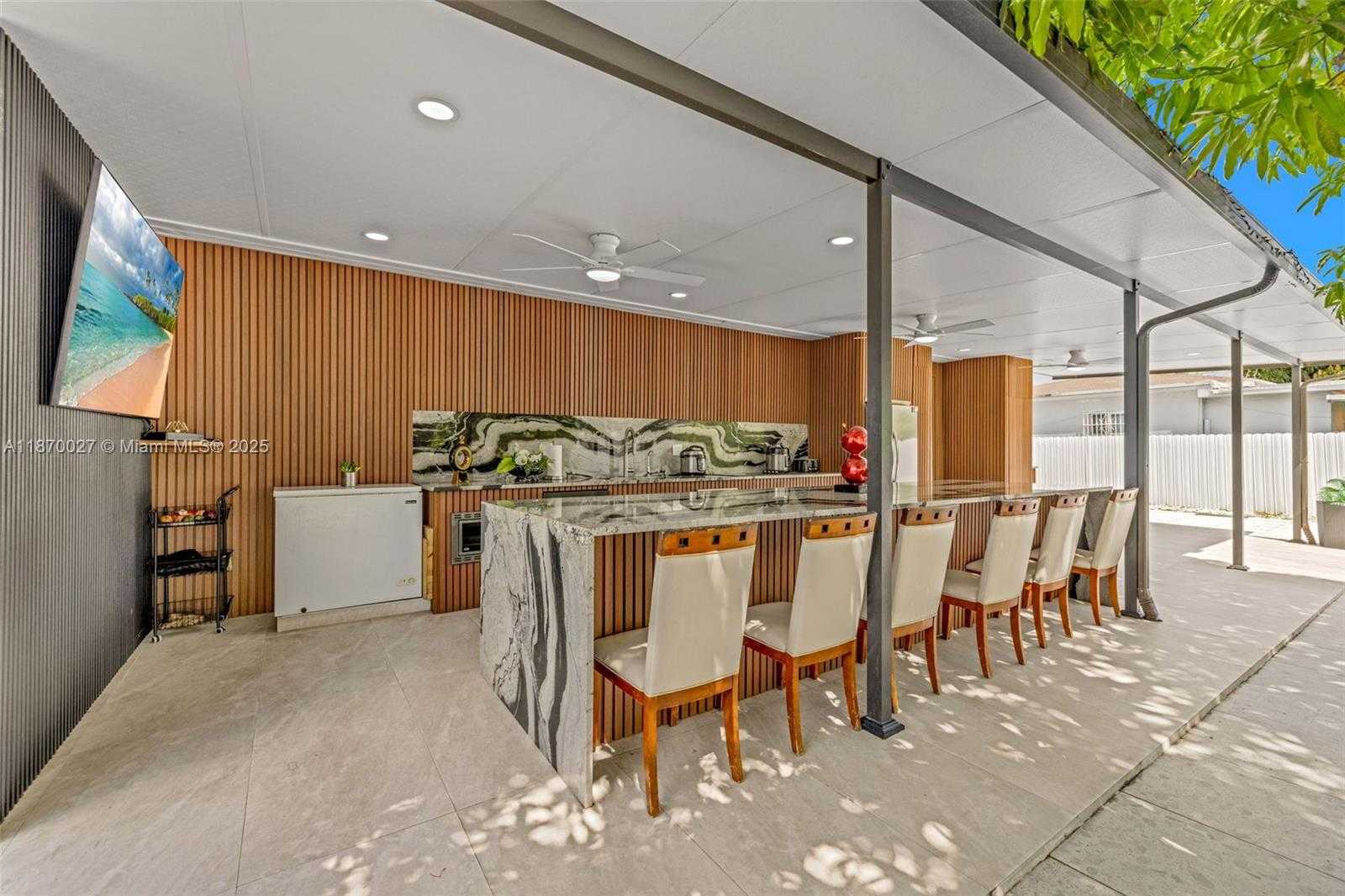 Small Image of 5129 EAST 8TH CT, Hialeah Number 21