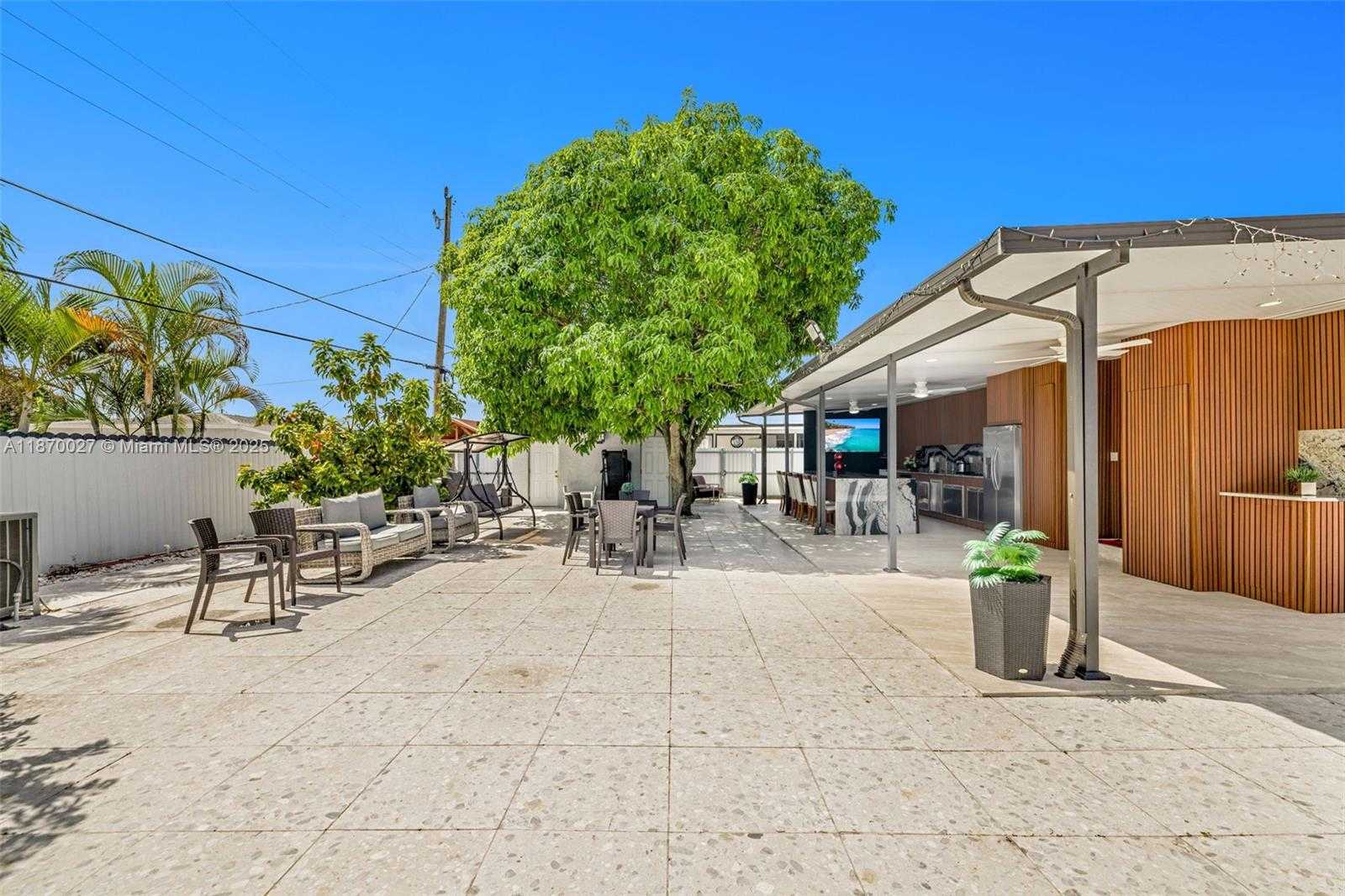 Small Image of 5129 EAST 8TH CT, Hialeah Number 25