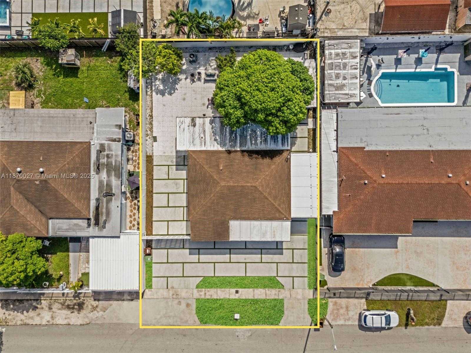Small Image of 5129 EAST 8TH CT, Hialeah Number 3