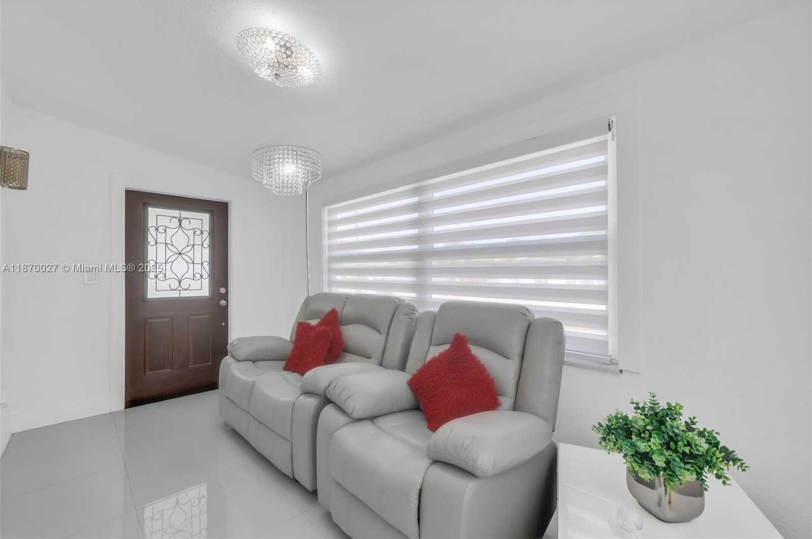 Small Image of 5129 EAST 8TH CT, Hialeah Number 7