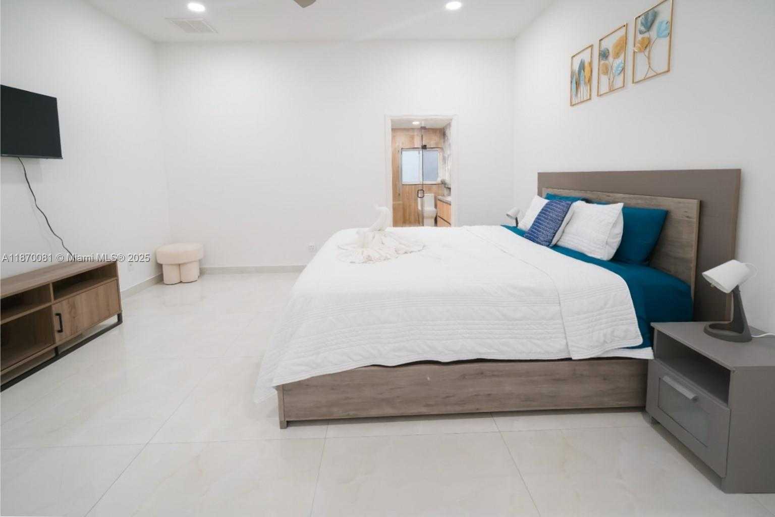 Small Image of 2019 SOUTH WEST 29TH TER, Cape Coral Number 17