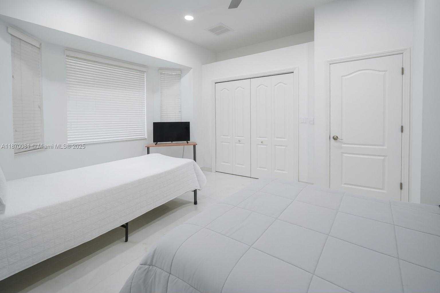 Small Image of 2019 SOUTH WEST 29TH TER, Cape Coral Number 33