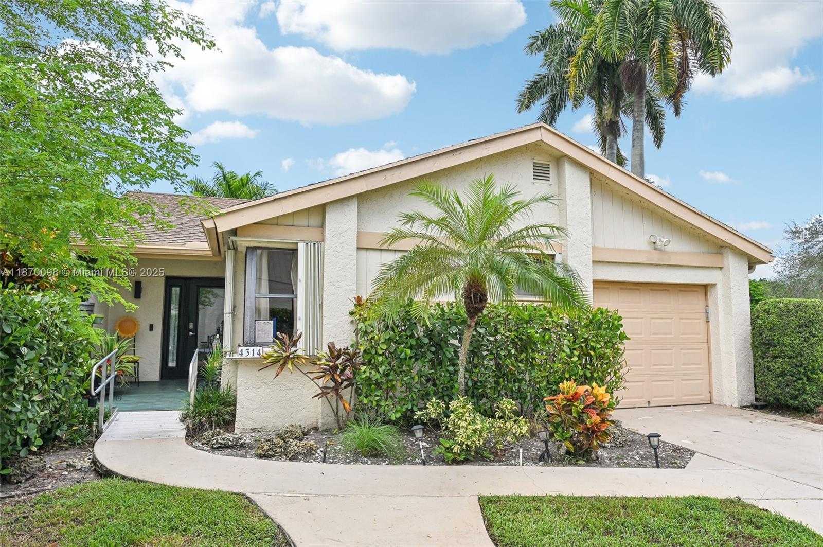 Small Image of 4314 ACACIA CIR, Coconut Creek Number 22
