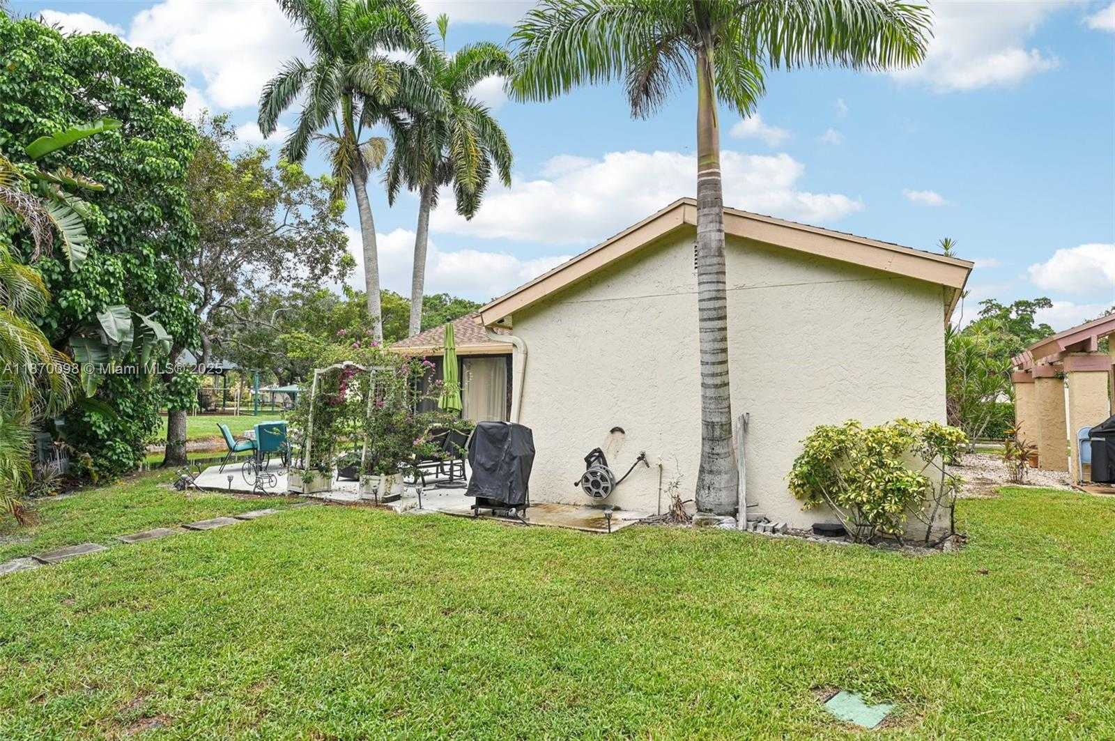 Small Image of 4314 ACACIA CIR, Coconut Creek Number 25