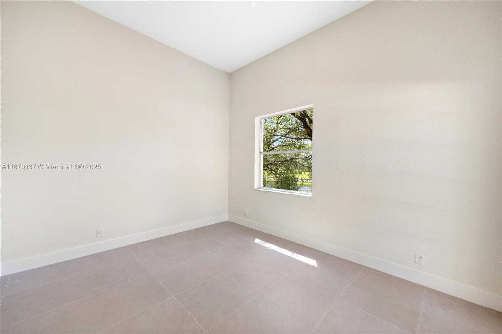Small Image of 12140 NORTH WEST 10TH ST, Coral Springs Number 26