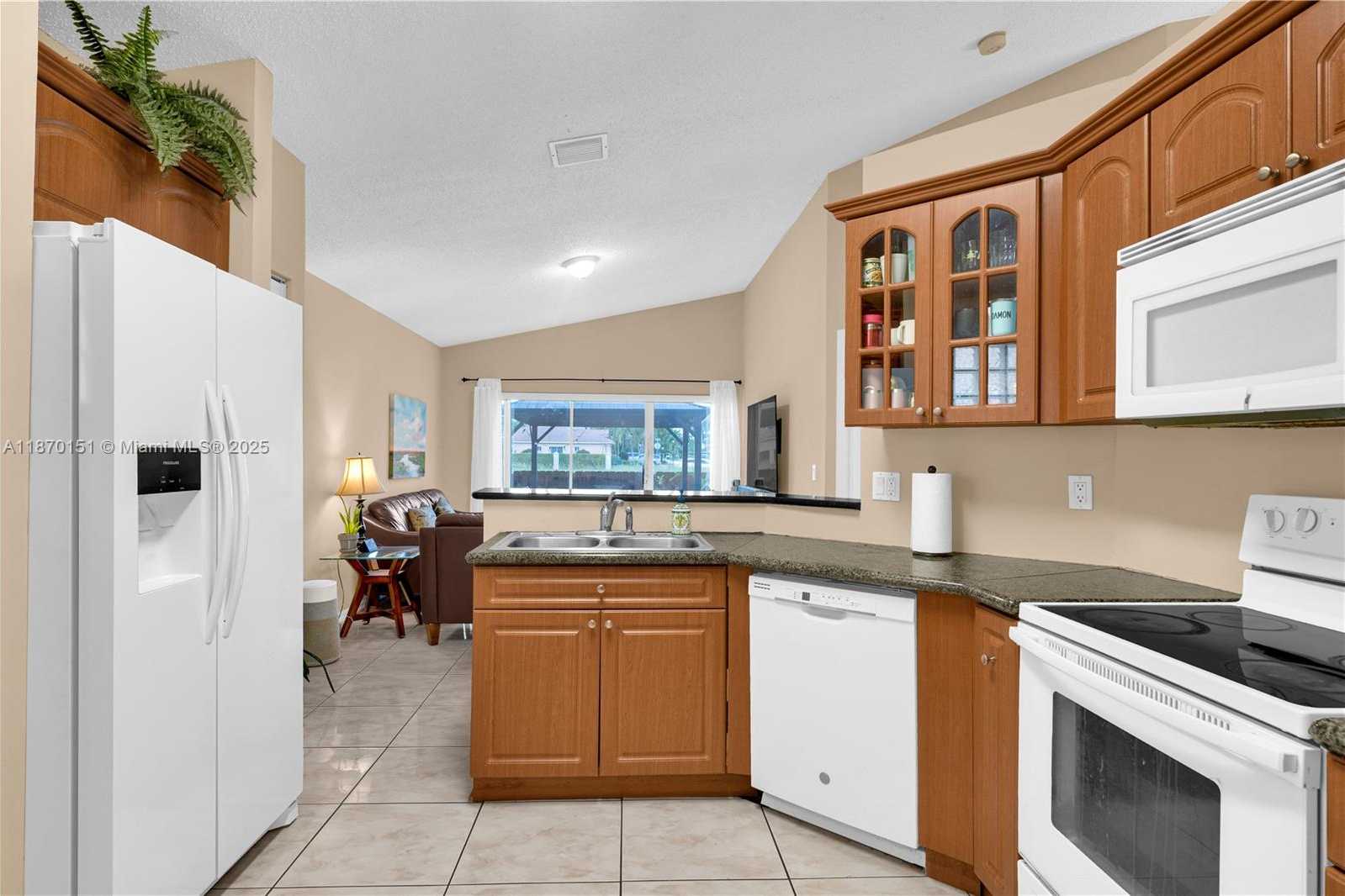 Small Image of 14750 SOUTH WEST 156TH AVE, Miami Number 12