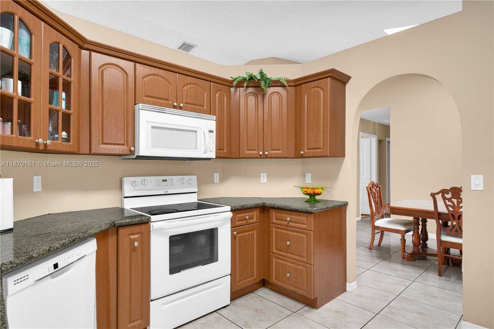 Small Image of 14750 SOUTH WEST 156TH AVE, Miami Number 13