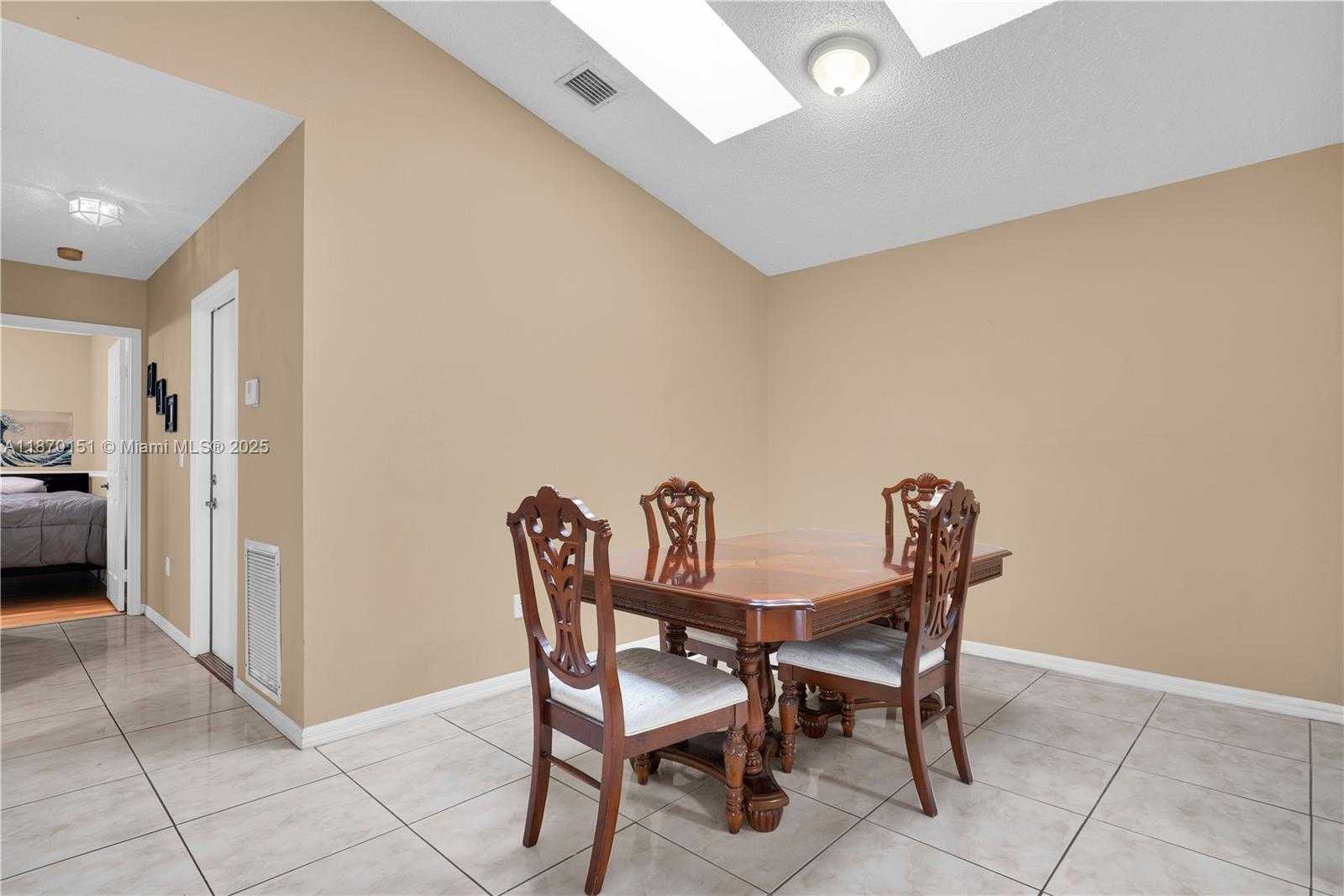 Small Image of 14750 SOUTH WEST 156TH AVE, Miami Number 8