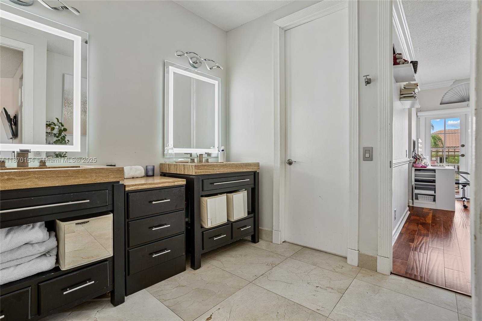 Small Image of 2706 OAKMONT, Weston Number 18