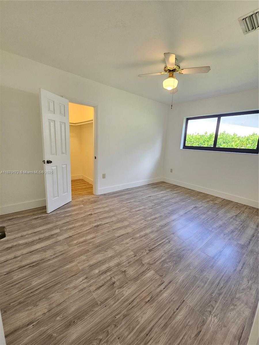 Small Image of 7908 GRANADA BLVD, Miramar Number 14