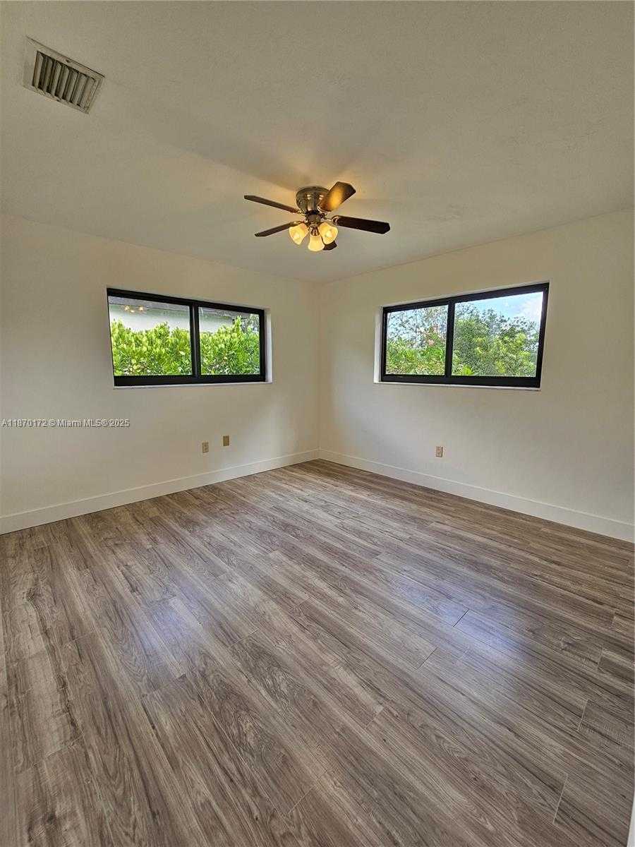 Small Image of 7908 GRANADA BLVD, Miramar Number 15