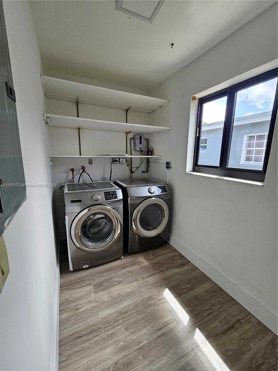 Small Image of 7908 GRANADA BLVD, Miramar Number 16
