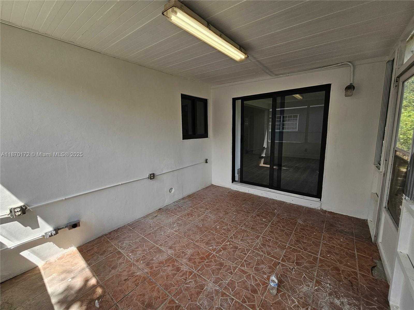 Small Image of 7908 GRANADA BLVD, Miramar Number 18