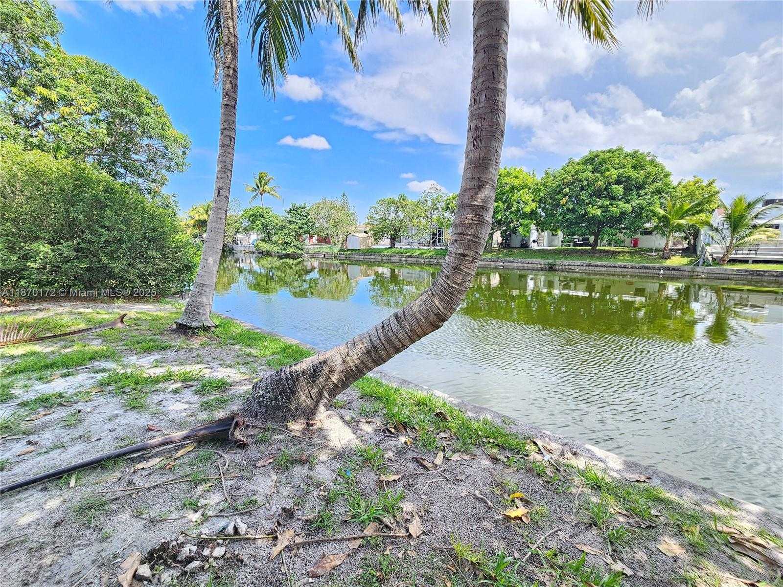 Small Image of 7908 GRANADA BLVD, Miramar Number 2