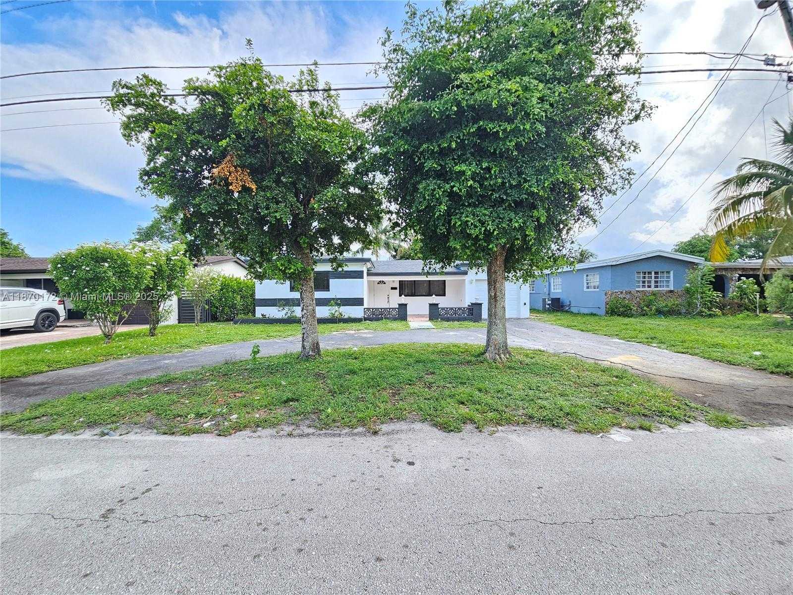Small Image of 7908 GRANADA BLVD, Miramar Number 22