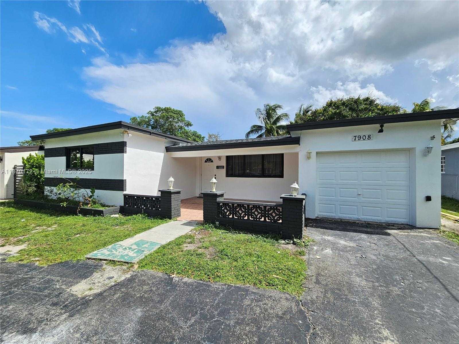 Small Image of 7908 GRANADA BLVD, Miramar Number 26