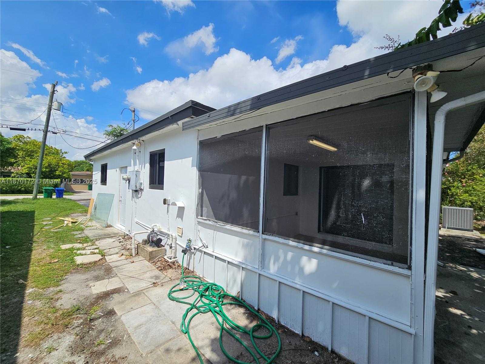 Small Image of 7908 GRANADA BLVD, Miramar Number 28