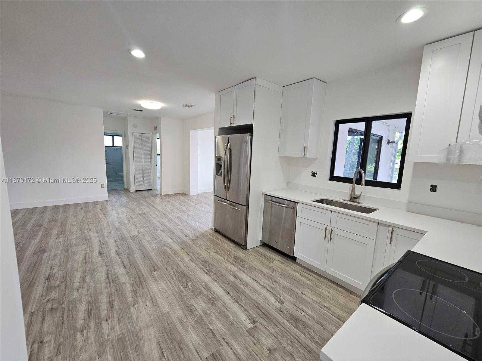 Small Image of 7908 GRANADA BLVD, Miramar Number 6