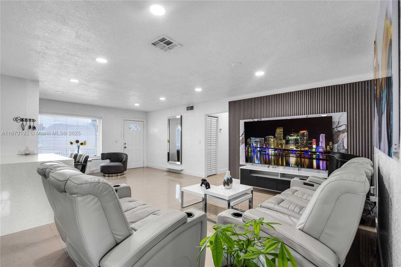 Small Image of 4510 NORTH WEST 168TH TER, Miami Gardens Number 10