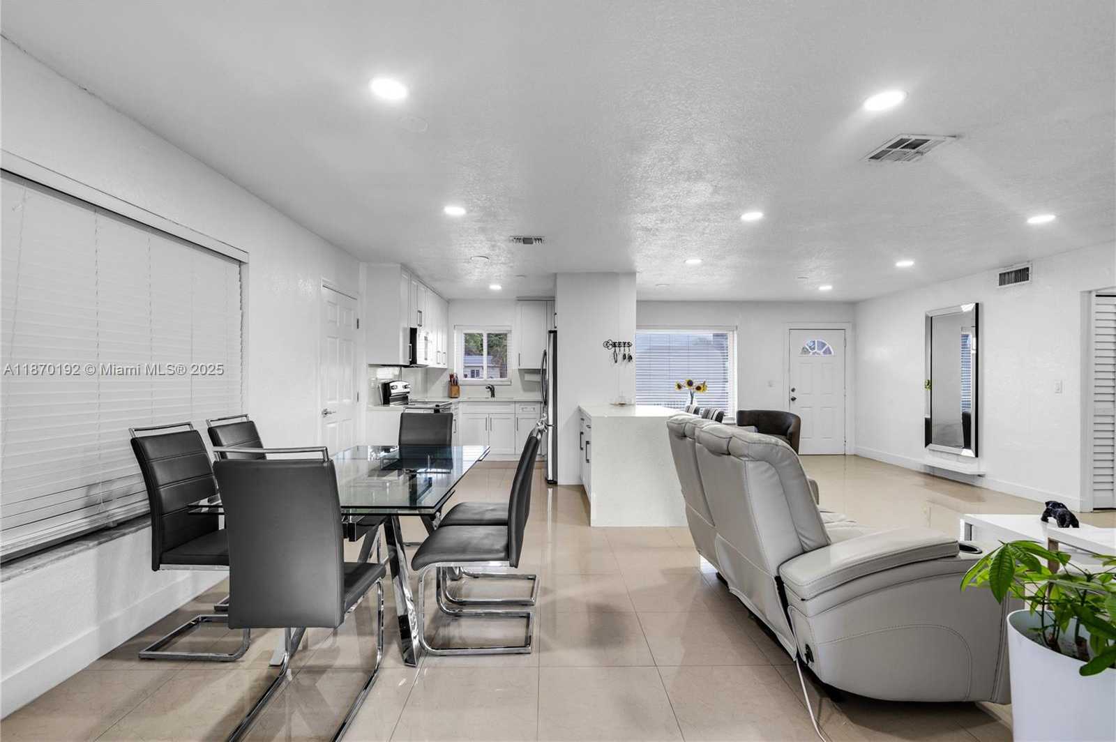 Small Image of 4510 NORTH WEST 168TH TER, Miami Gardens Number 11