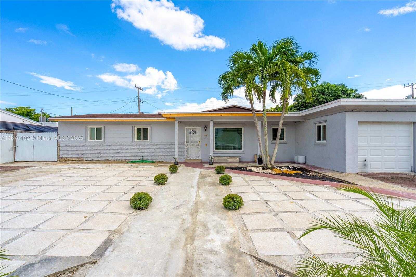 Small Image of 4510 NORTH WEST 168TH TER, Miami Gardens Number 3
