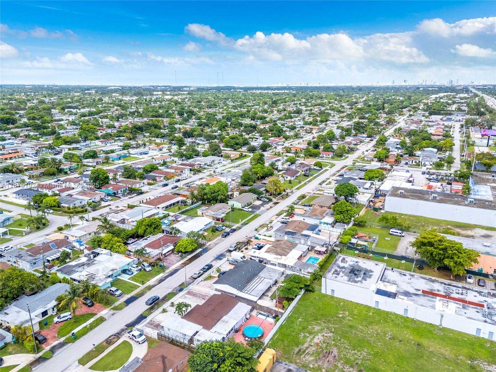 Small Image of 4510 NORTH WEST 168TH TER, Miami Gardens Number 37