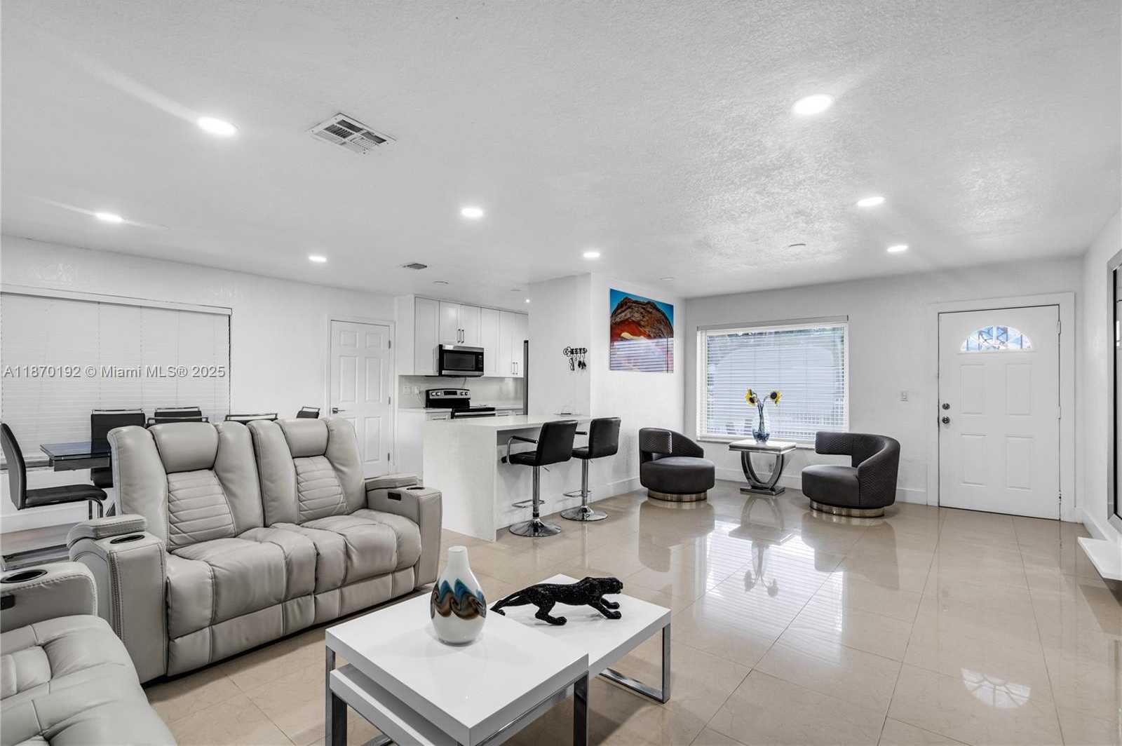 Small Image of 4510 NORTH WEST 168TH TER, Miami Gardens Number 7