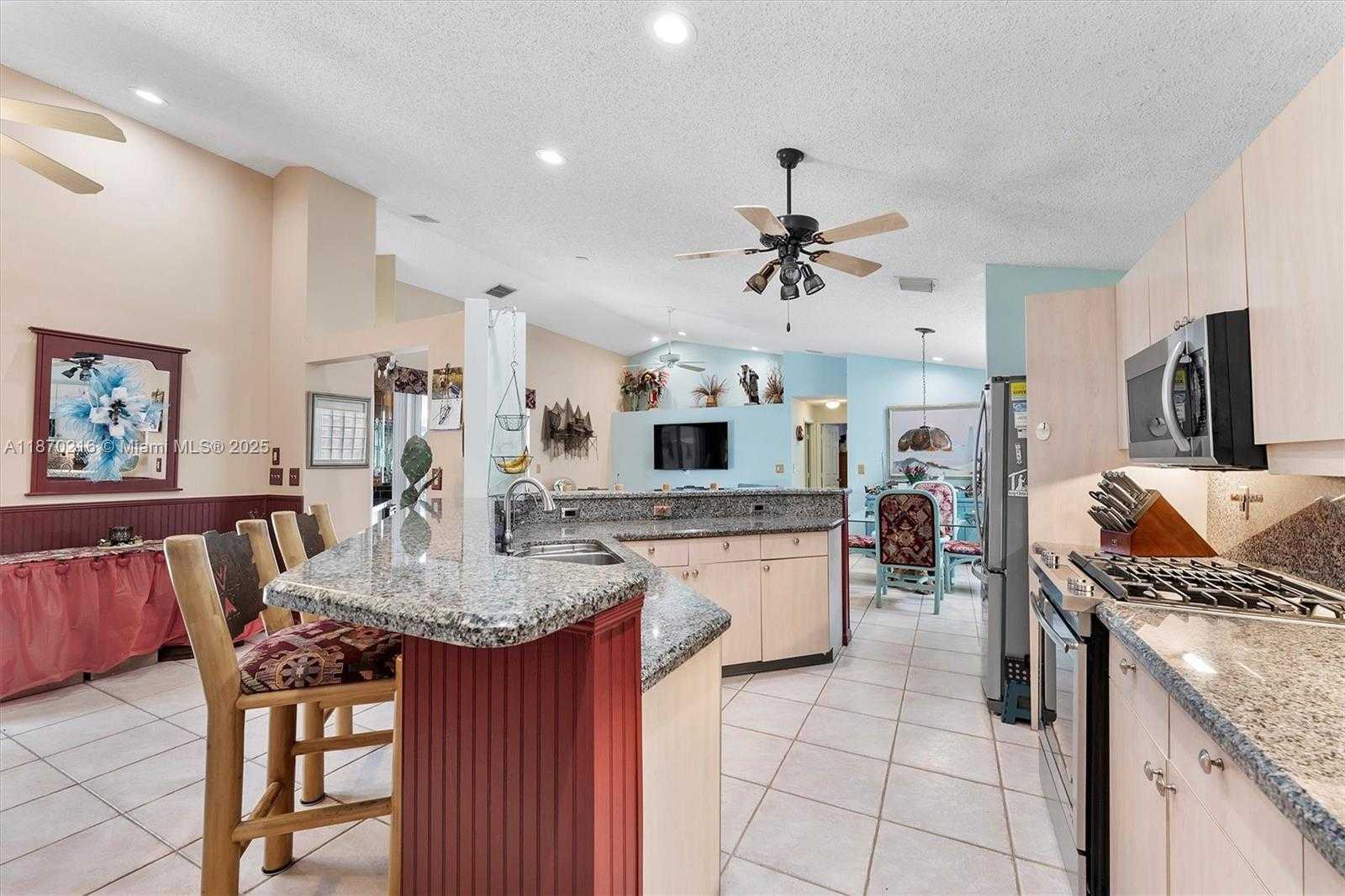 Small Image of 800 CLEARBROOK PARK CIR, Delray Beach Number 15