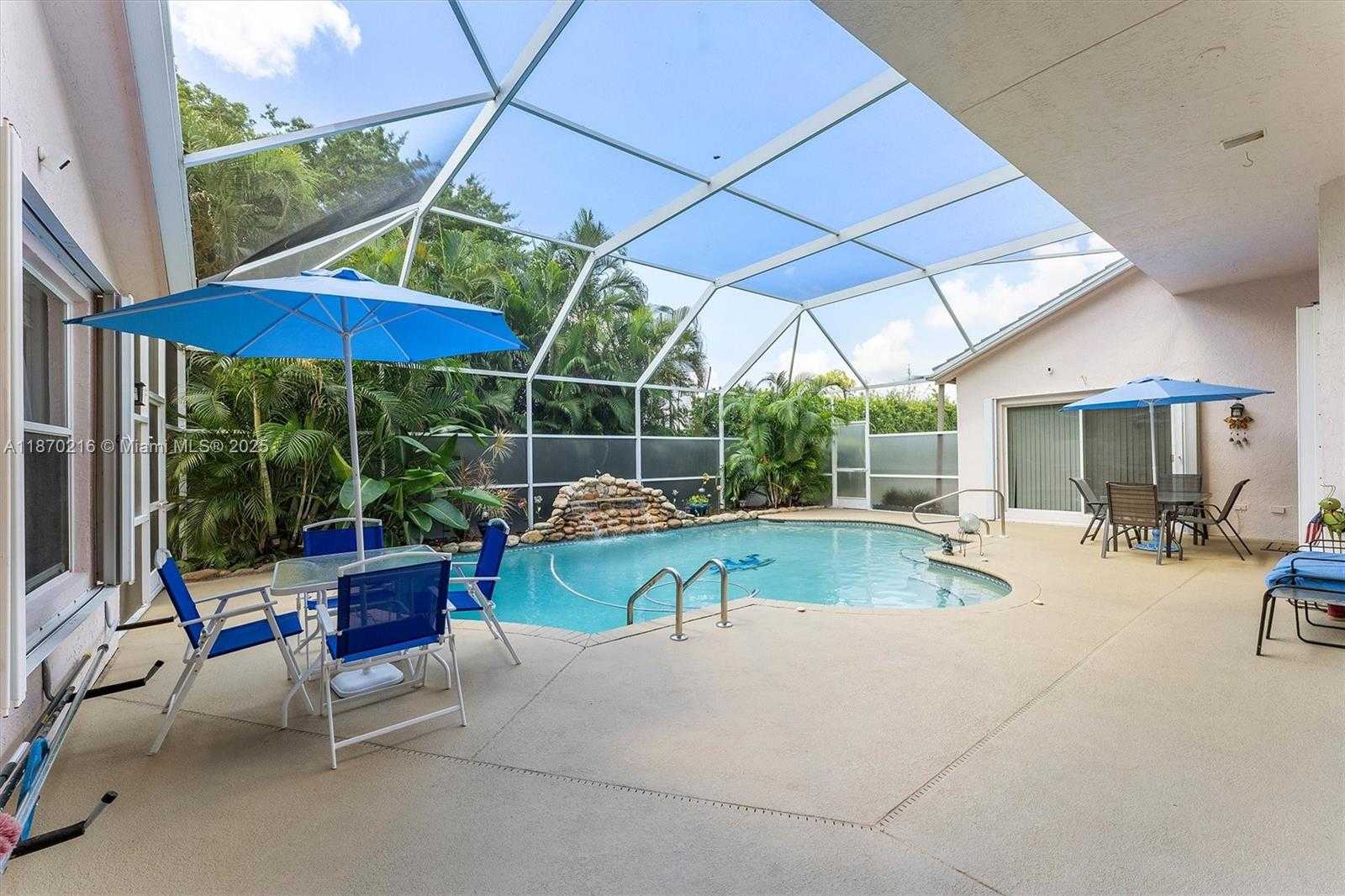Small Image of 800 CLEARBROOK PARK CIR, Delray Beach Number 2