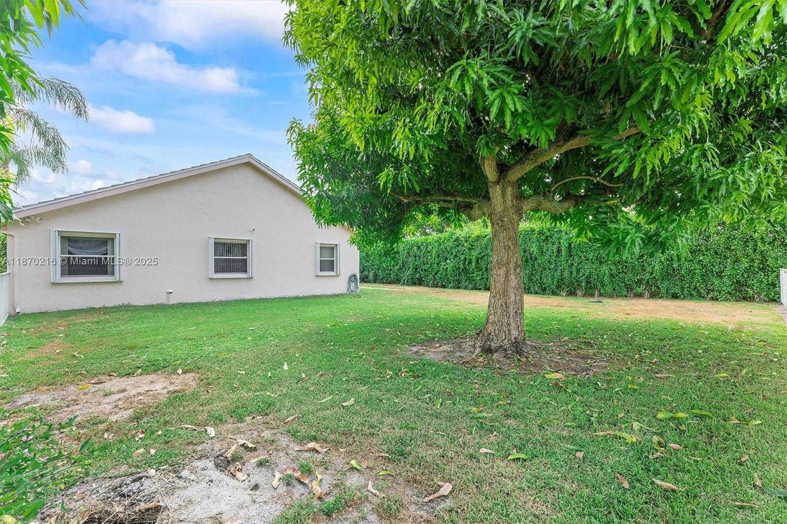 Small Image of 800 CLEARBROOK PARK CIR, Delray Beach Number 41