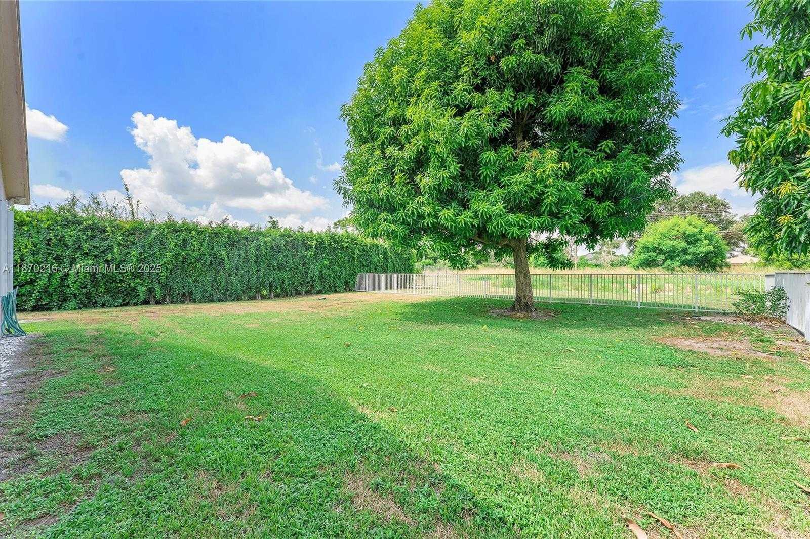 Small Image of 800 CLEARBROOK PARK CIR, Delray Beach Number 42